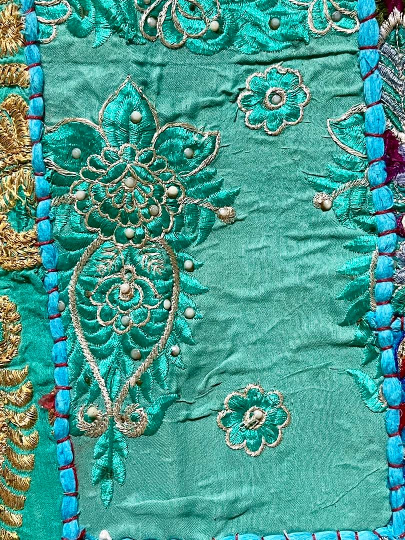 インド ビンテージ サリー パッチワーク タペストリー 刺繍 壁掛け 古布