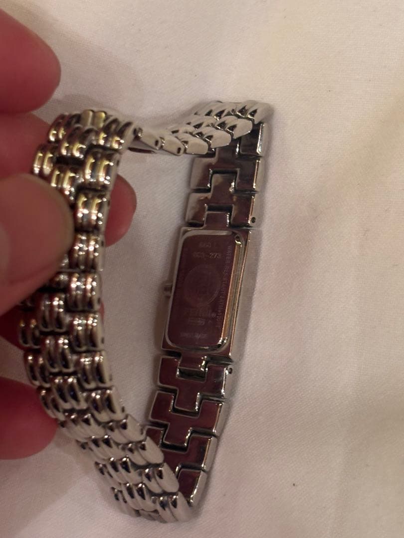 FENDI フェンディ　レディース 時計 シルバー　電池切れ