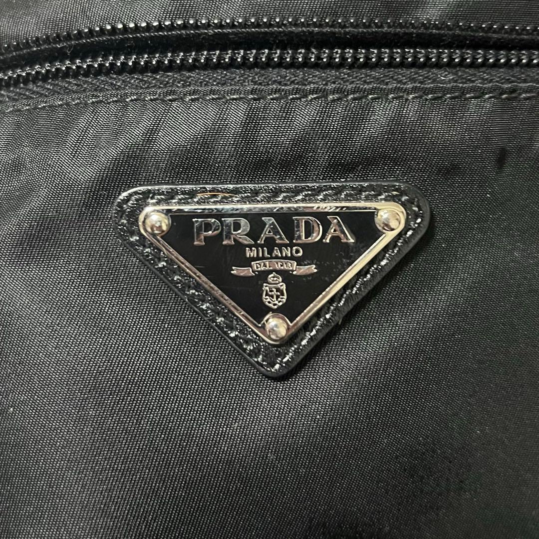 まりっぺ様【極美品】PRADA VELA ショルダーバッグ　三角プレート