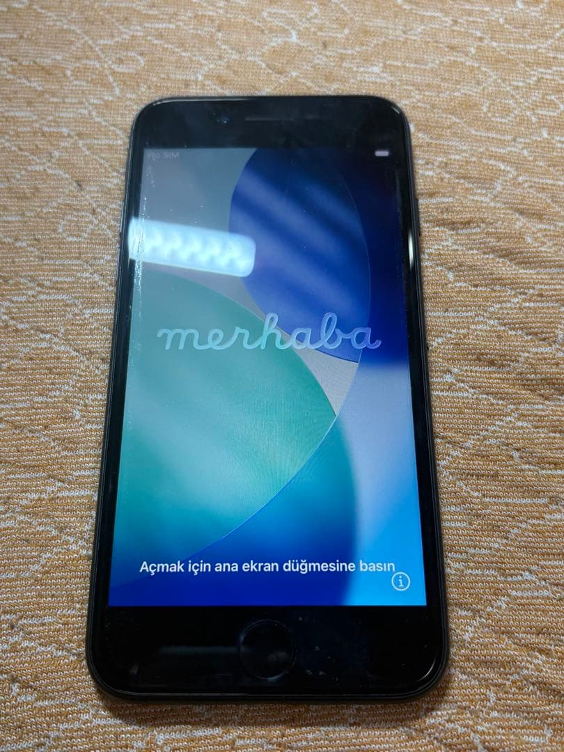 iPhone SE 第2世代 64GB ブラック 画面割れ 無し