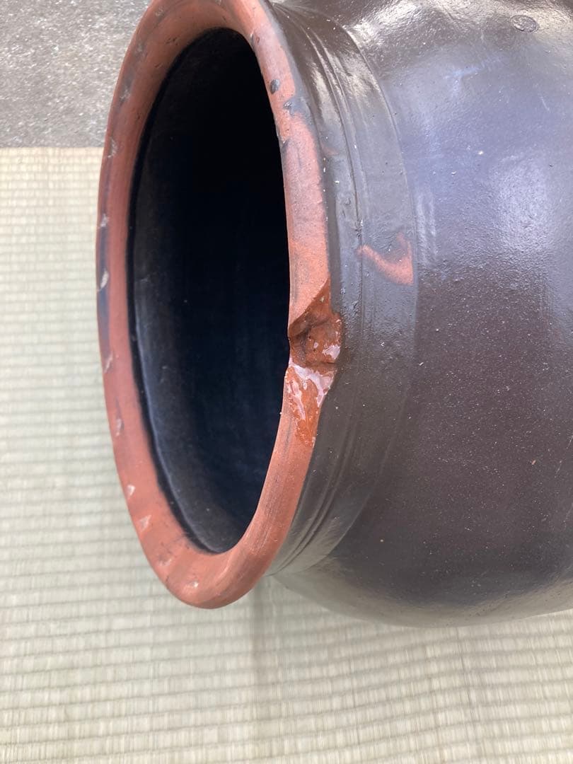 存在感抜群！時代物 陶器の大型甕 古い壺 。茶褐色。和モダン 60センチ