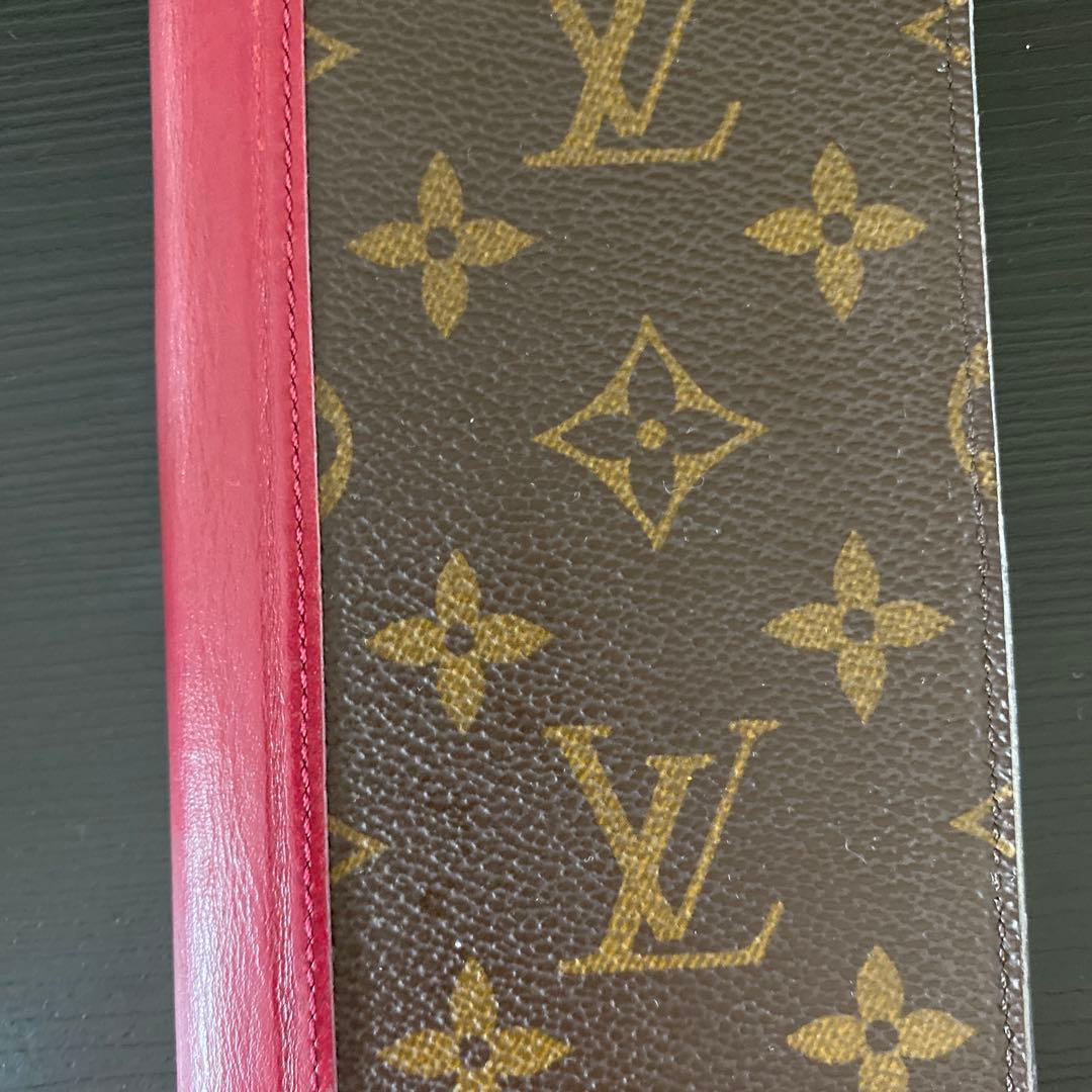 美品Louis Vuittonルイヴィトン　iPhone11ケースフォリオ手帳型
