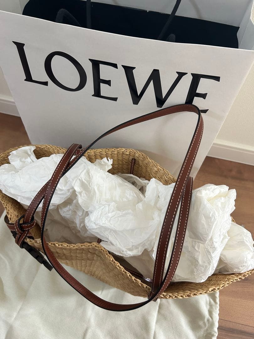 【新品】LOEWE かごバック　シェルバスケット　スモール　アナグラム