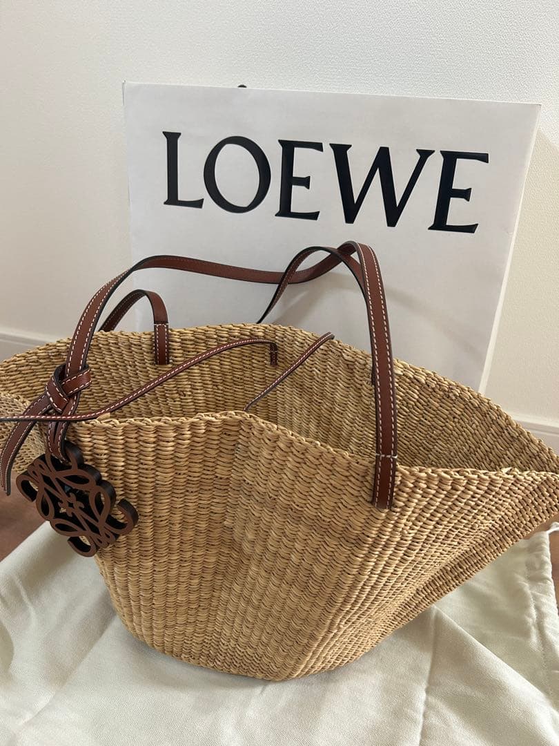 【新品】LOEWE かごバック　シェルバスケット　スモール　アナグラム