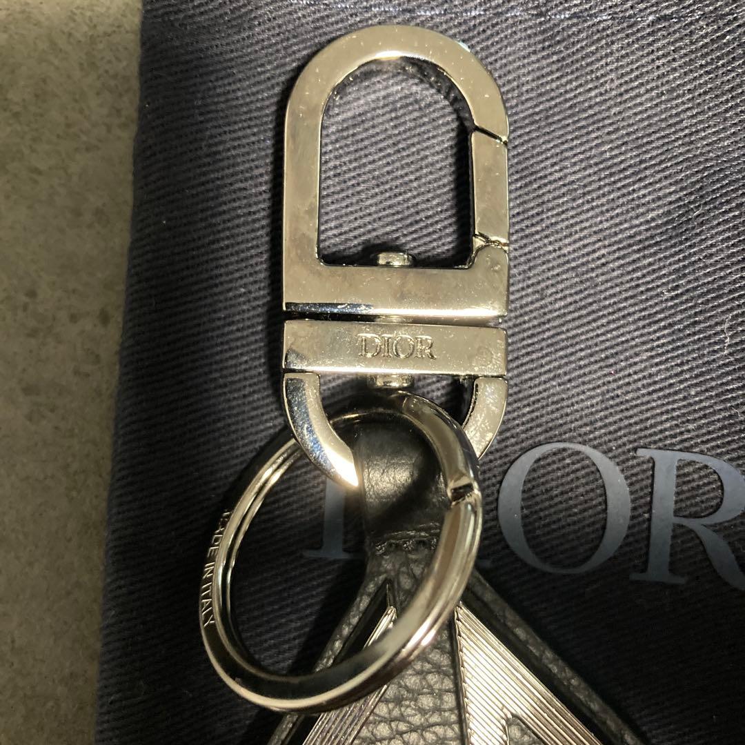 Dior ダイヤモンド型キーホルダー