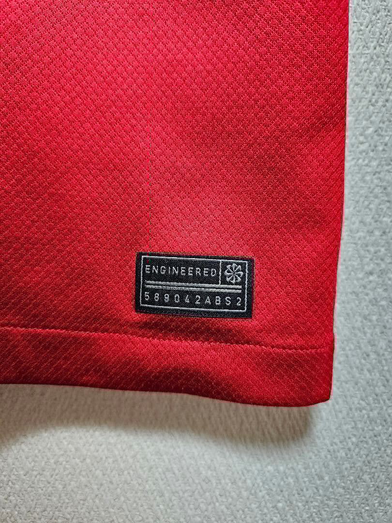 ヌニェス ユニフォーム リバプール リヴァプール