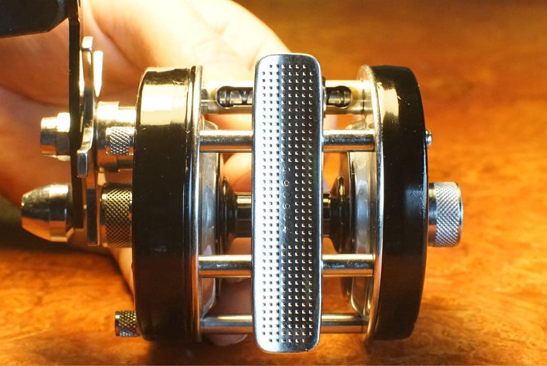 ABU アンバサダー 5500C メンテ済 フレーム修正済