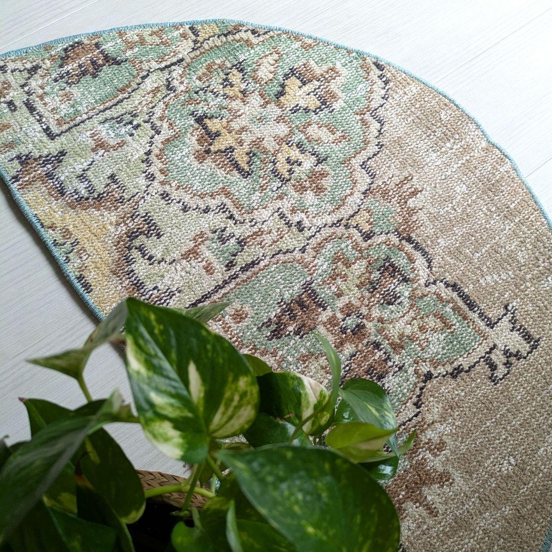 45×75 ベージュ×パステルグリーン　ハーフラウンドトルコヴィンテージラグ