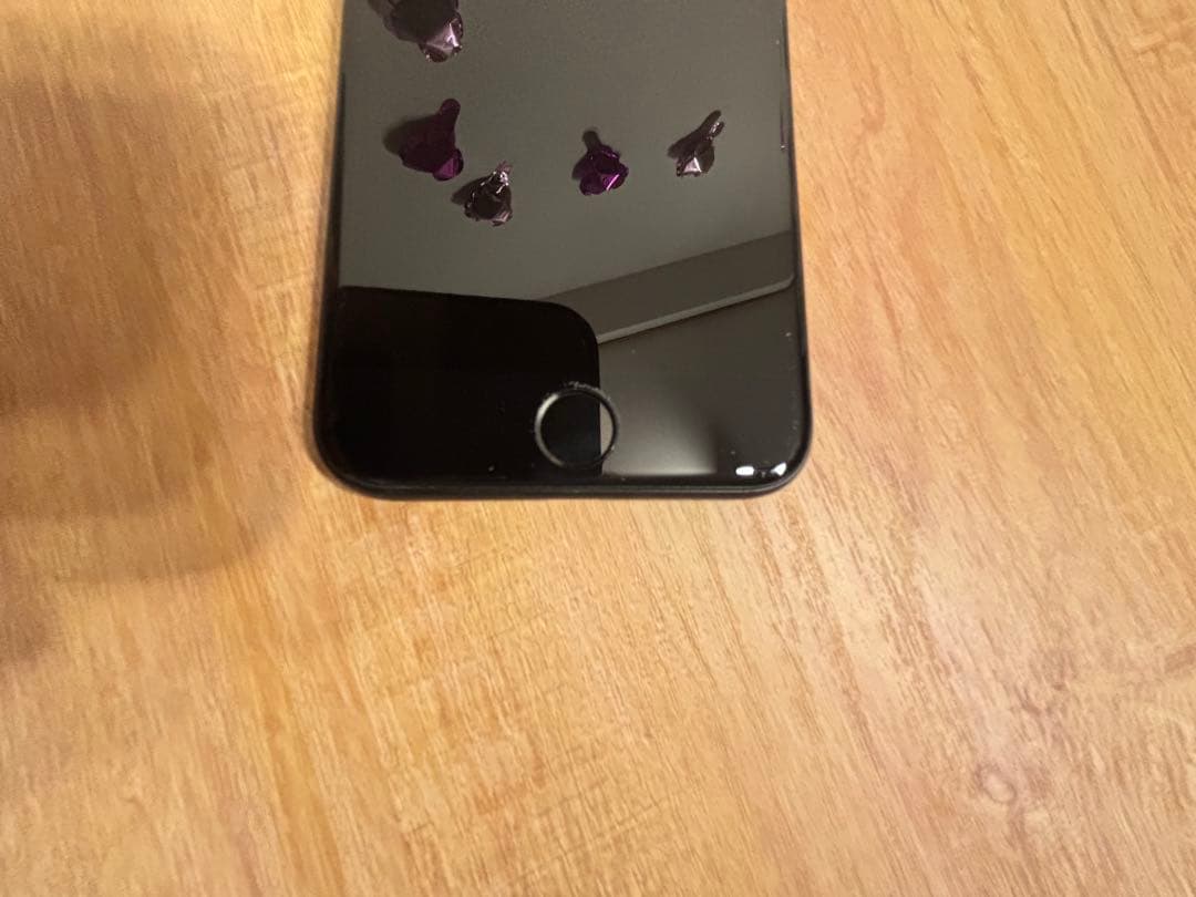 Apple iPhone SE ブラック SIMロックなし