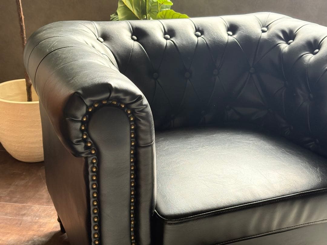 本革　チェスターフィールド　アームチェア　リベット打ち　ボタンダウン　YZ