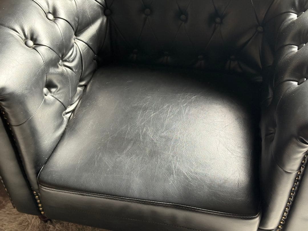 本革　チェスターフィールド　アームチェア　リベット打ち　ボタンダウン　YZ