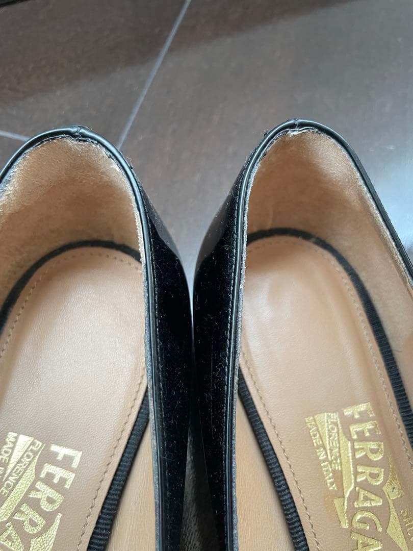 Ferragamo ブラックバレエシューズ