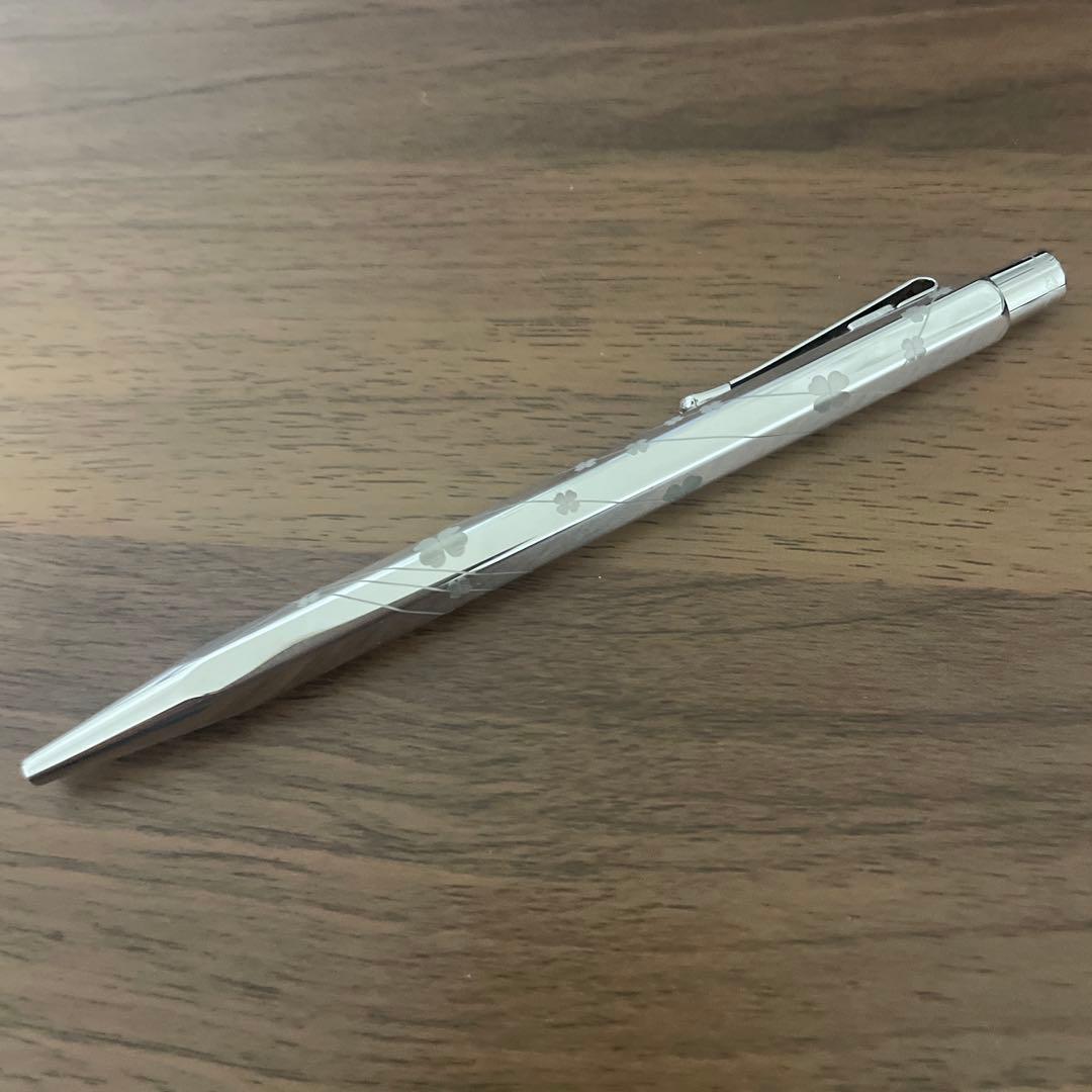 CARAN D'ACHE　カランダッシュ　エクリドール　ボール　四葉のクローバー