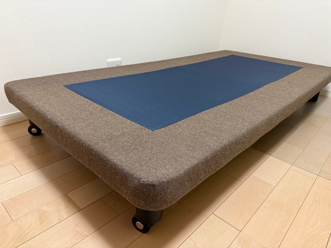 美品　ベッドフレーム　ホテル採用　ベッド スチールボトム S(シングル)サイズ