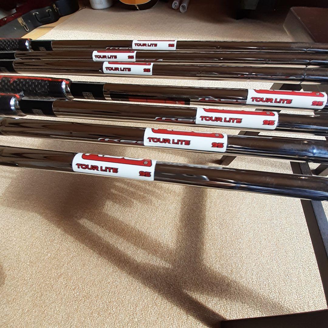 新品未使用マグレガーのキャビティアイアンセットの出品です。