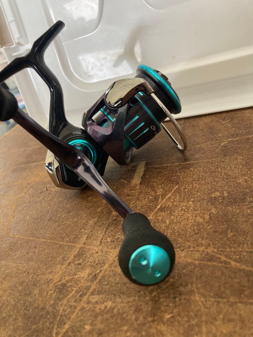 エメラルダス　RX FC LT2500S-H-DH 中古　ダイワ　エギング