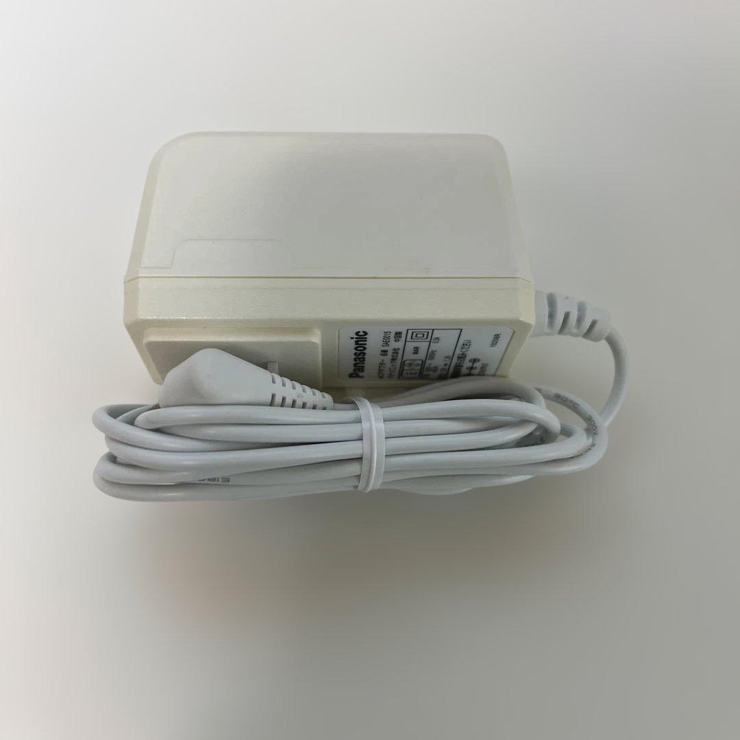 Panasonic UN-10E9-W ホワイト ポータブルテレビ