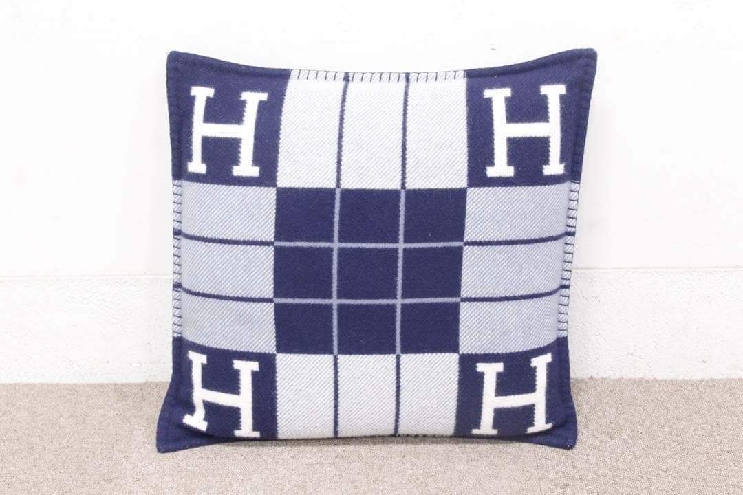 【極美品】 HERMES クッション 《アヴァロン》 PM