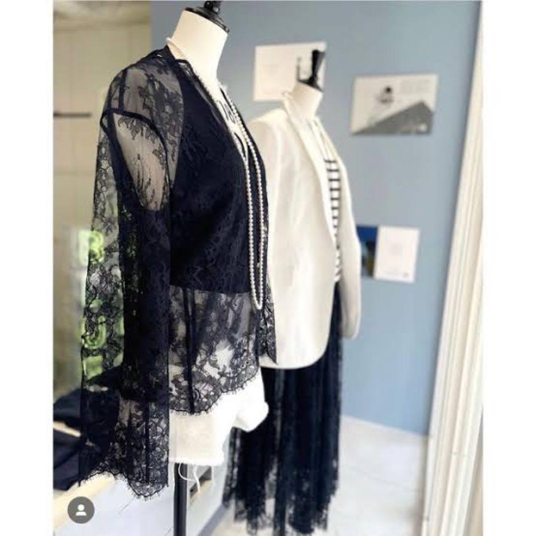 MADISONBLUE フラワーモチーフレースプルオーバーブラウス ネイビー