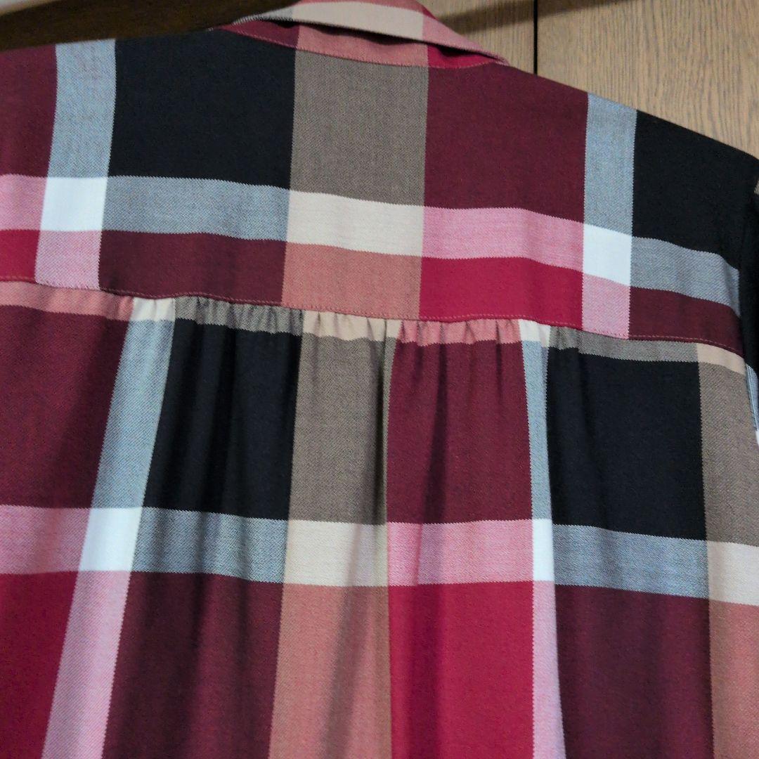 ブルーレーベルクレストブリッジ　 長袖シャツ　赤チェック　リボン付　　美品