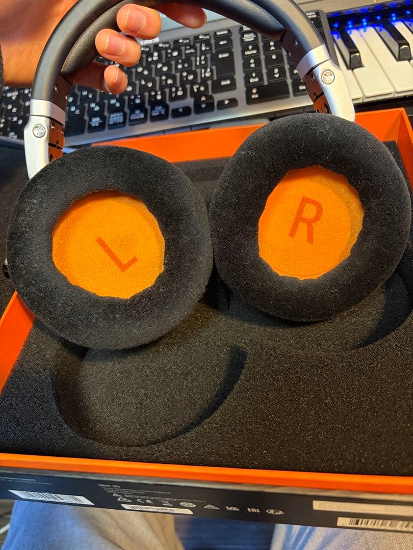 【極美品】NEUMANN NDH30 開放型モニターヘッドホン・付属品完備