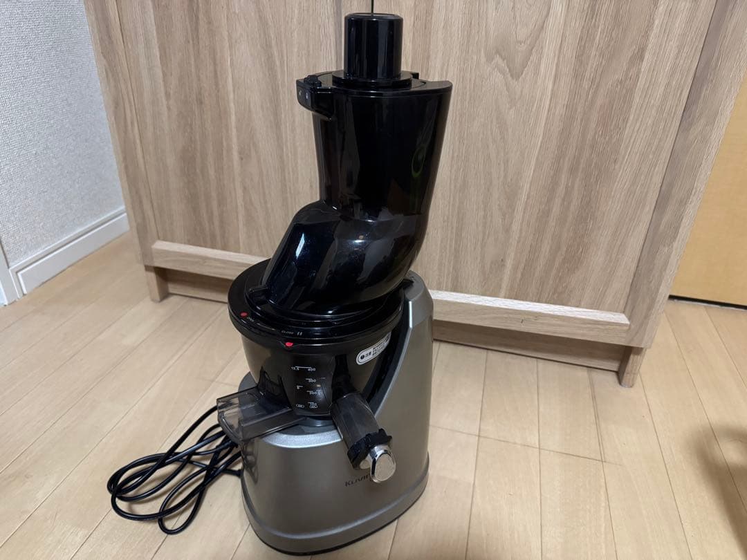 Kuvings スロージューサー EVO800