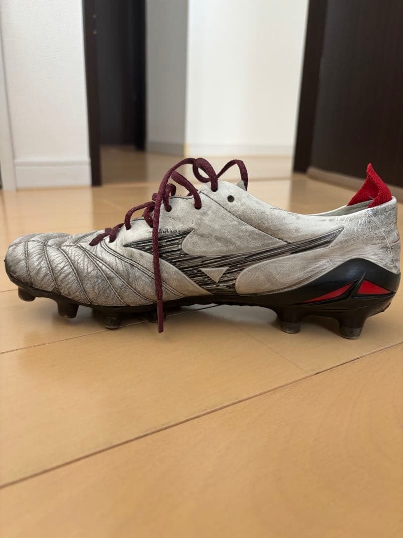 ミズノ モレリア サッカーシューズ ホワイト/レッド　値下げ可