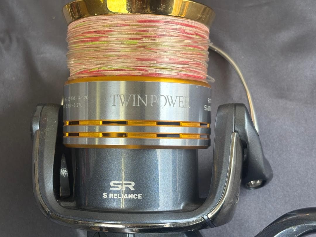 シマノ ツインパワーSW12000HG 右ハンドル軸とPE５号付　美品