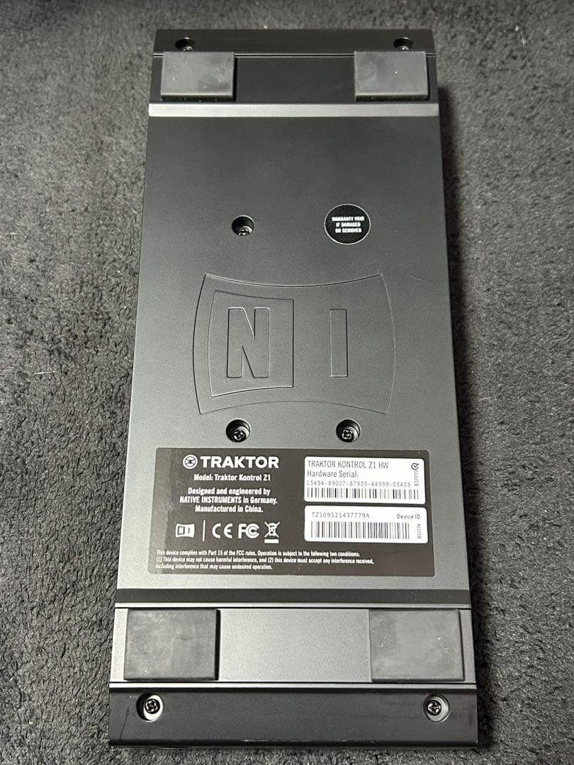 TRAKTOR KONTROL Z1 ミキシング・コントローラー おまけ付き
