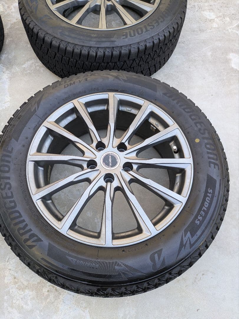 【ゆき】ブリヂストン　BLIZZAK　DM-V3　235/60R18