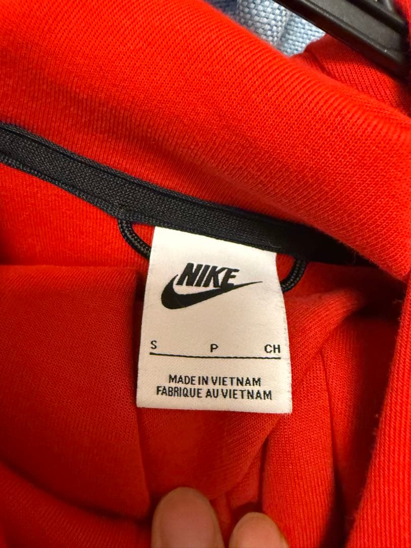 Nike tech 赤