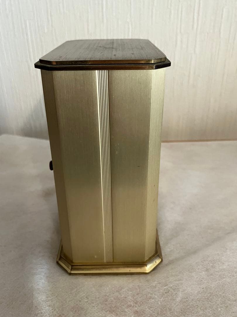 稼働★Tiffany & Co.製の八角形置時計、ローマ数字の文字盤 電池新品