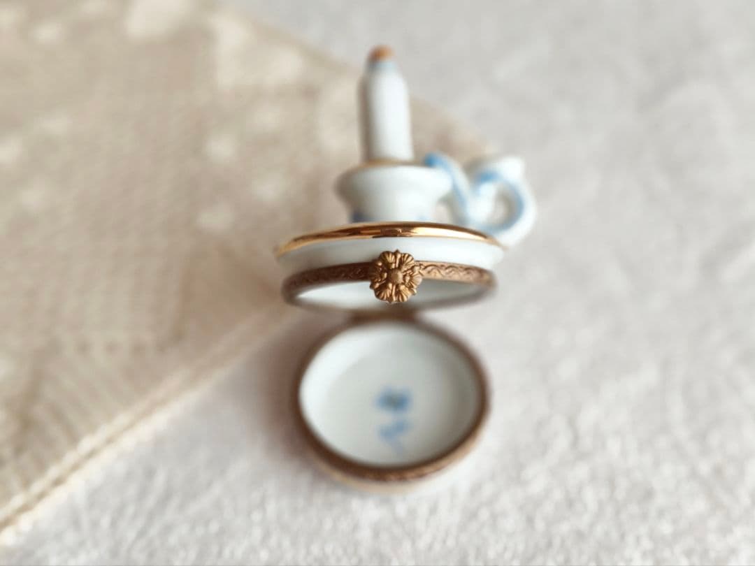 * vintage case ❀ 陶器製 キャンドル型の ジュエリーケース