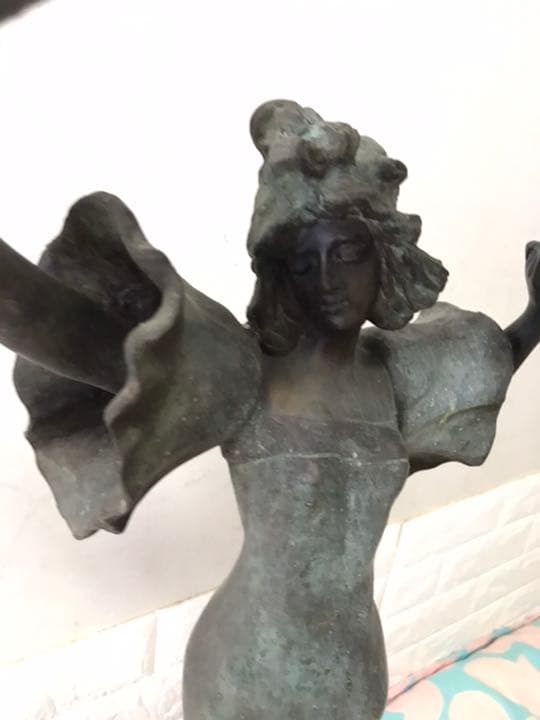 女神像，真鍮製，工藝美術品，高63cm，重9000克。