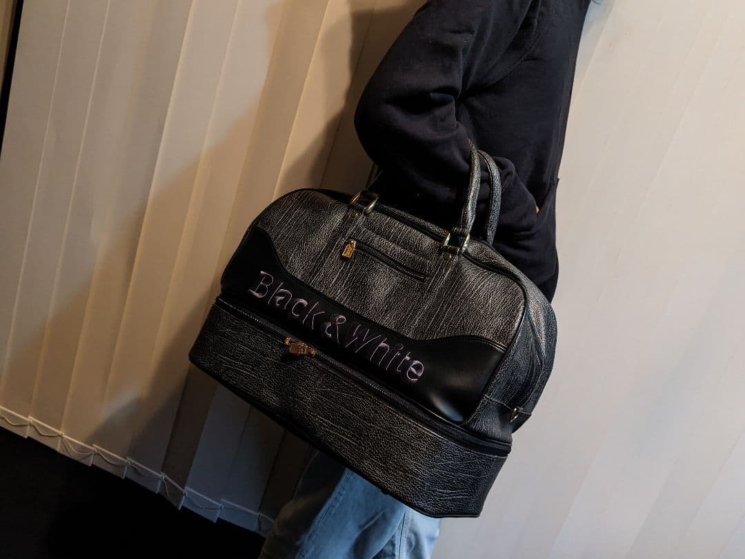 ブラック&ホワイト　ゴルフ　ボストンバッグ　レザー調　2層式　靴　サメ革　系　黒