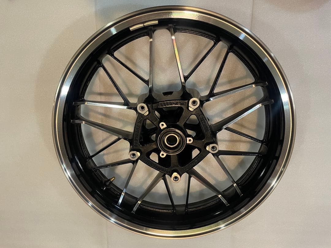 ニ*タ様 Z900RS　純正ホイール前後セット