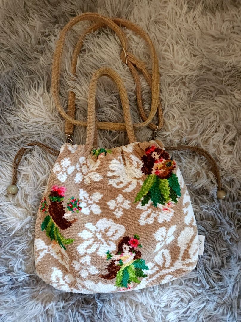 フラガールのデザインがレアな【フェイラー マナマナ柄のポシェット】