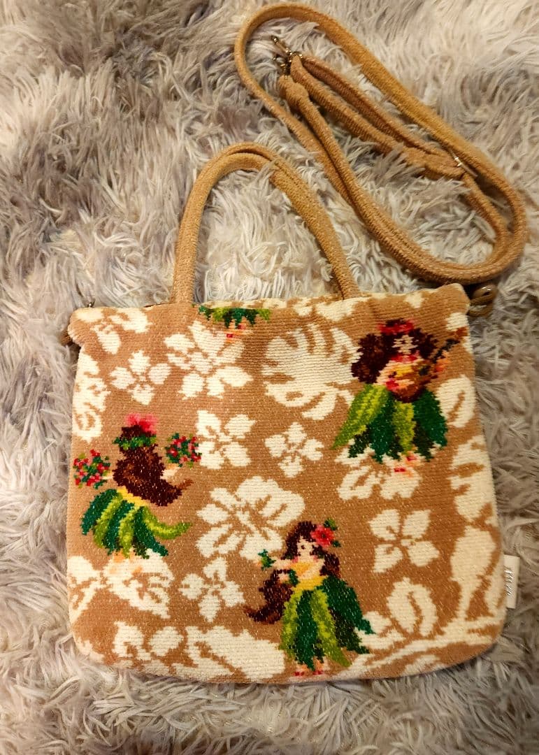 フラガールのデザインがレアな【フェイラー マナマナ柄のポシェット】