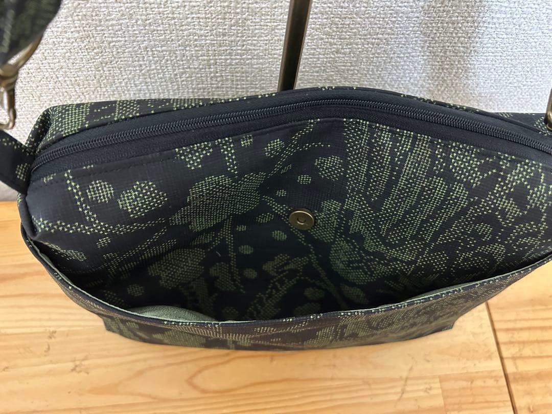 夢様オーダー　正絹大島紬ボディバッグ