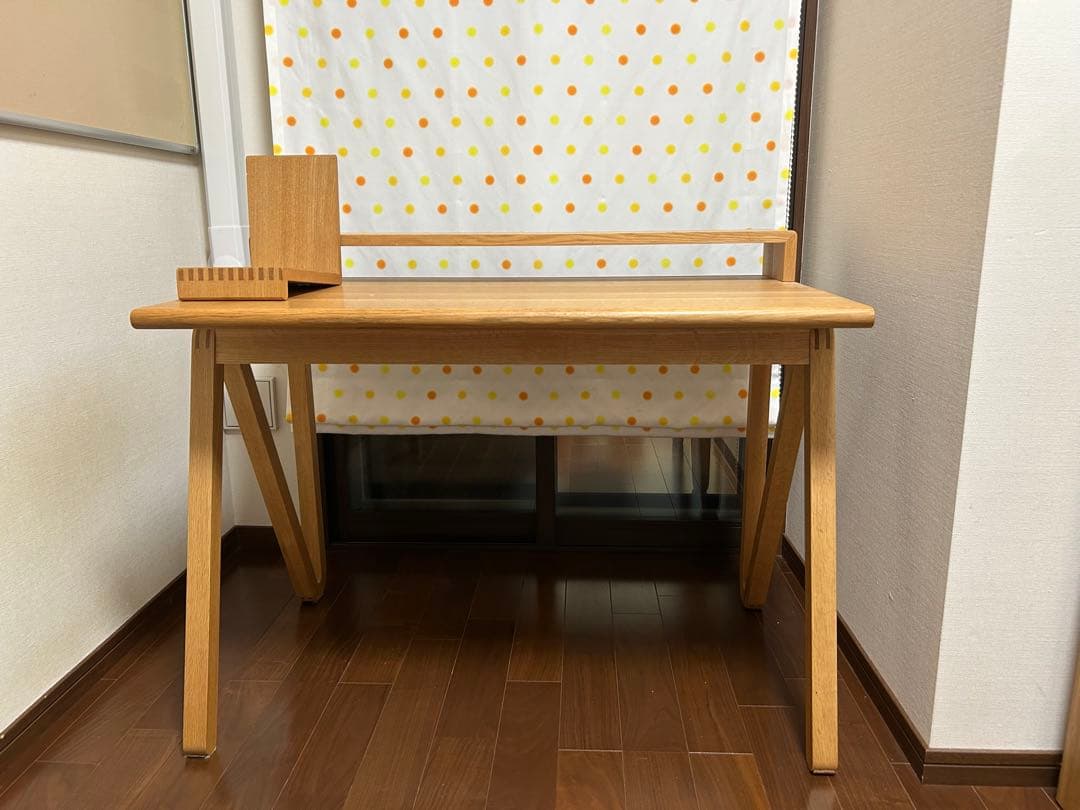 小泉　誠　さん　デザイン　TEKU-TAKE 机　無垢