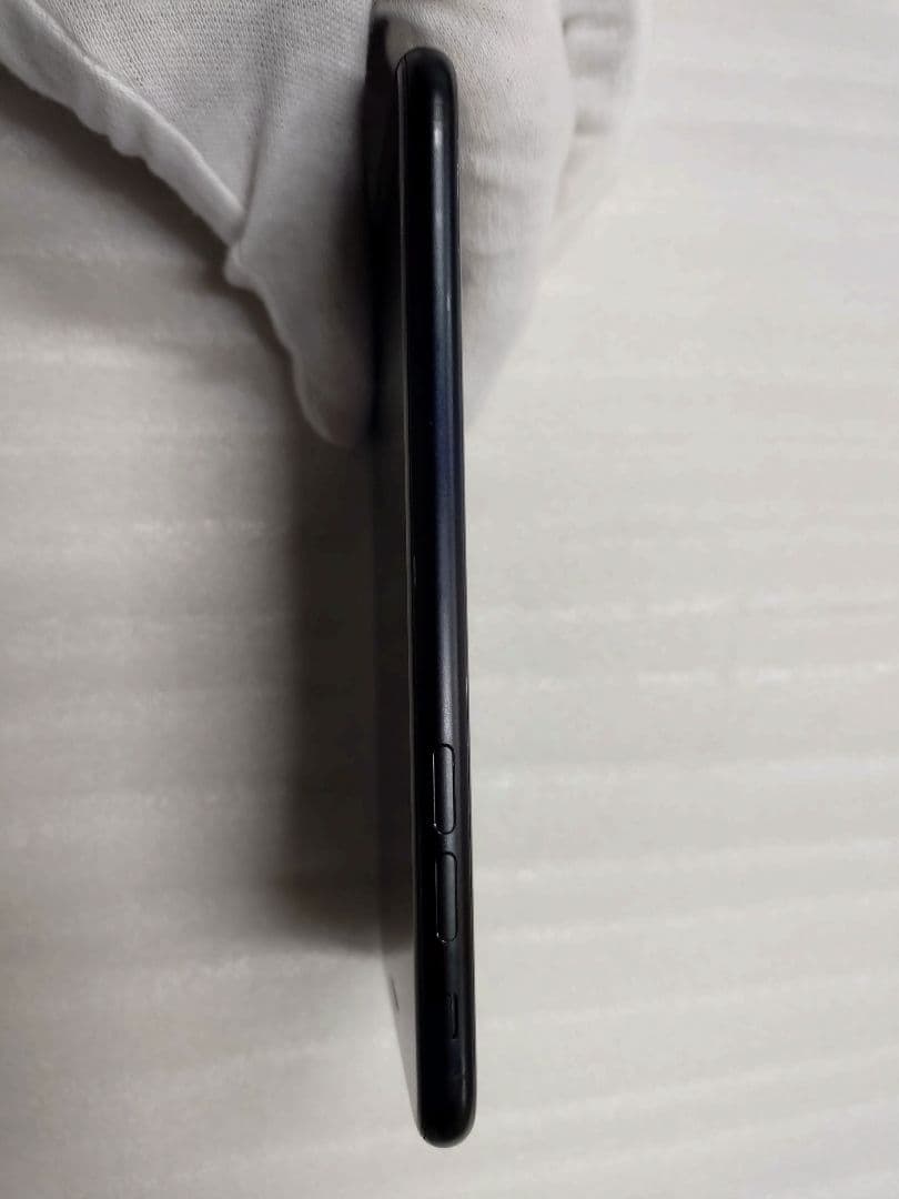 4-377 iPhoneSE　ブラック　64GB　本体　SIMロックなし