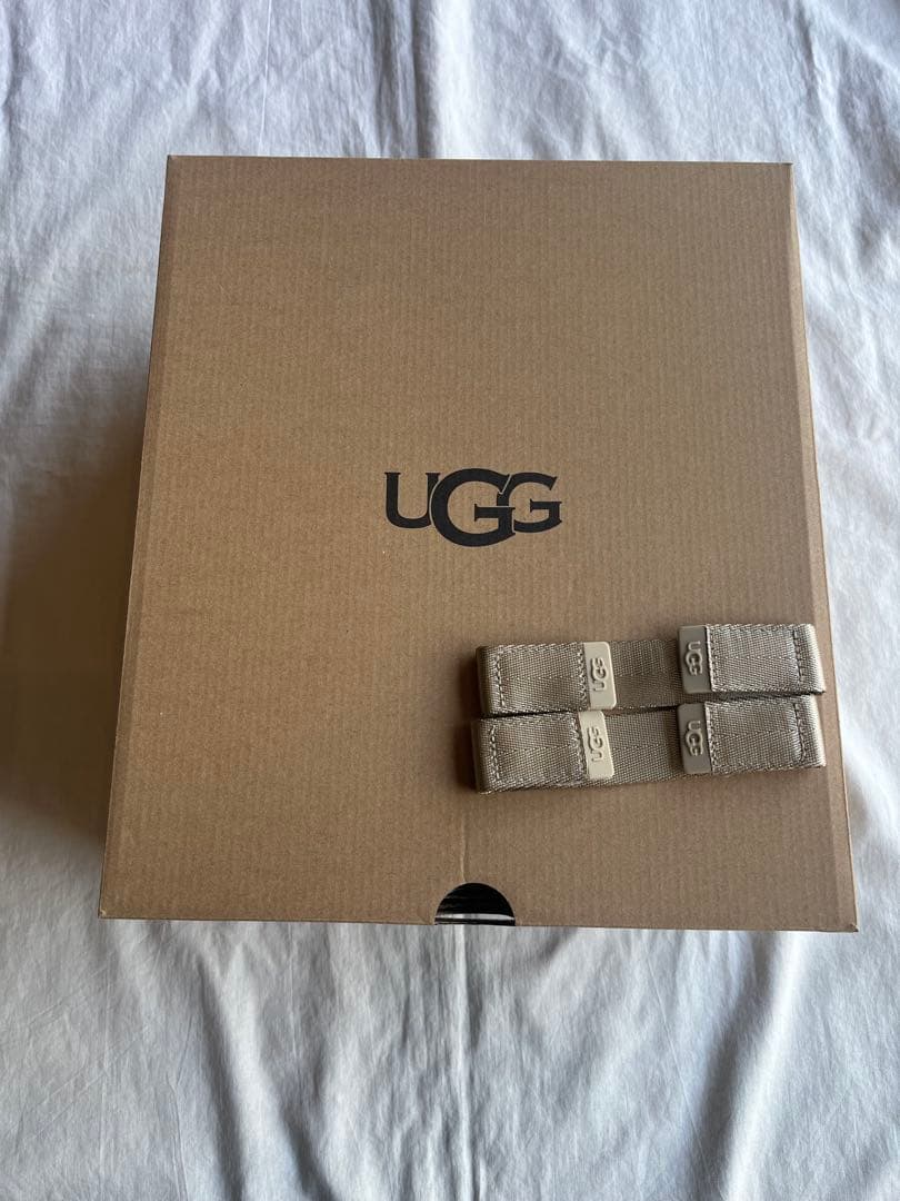 UGG 厚底サンダル　GOLDENRISE