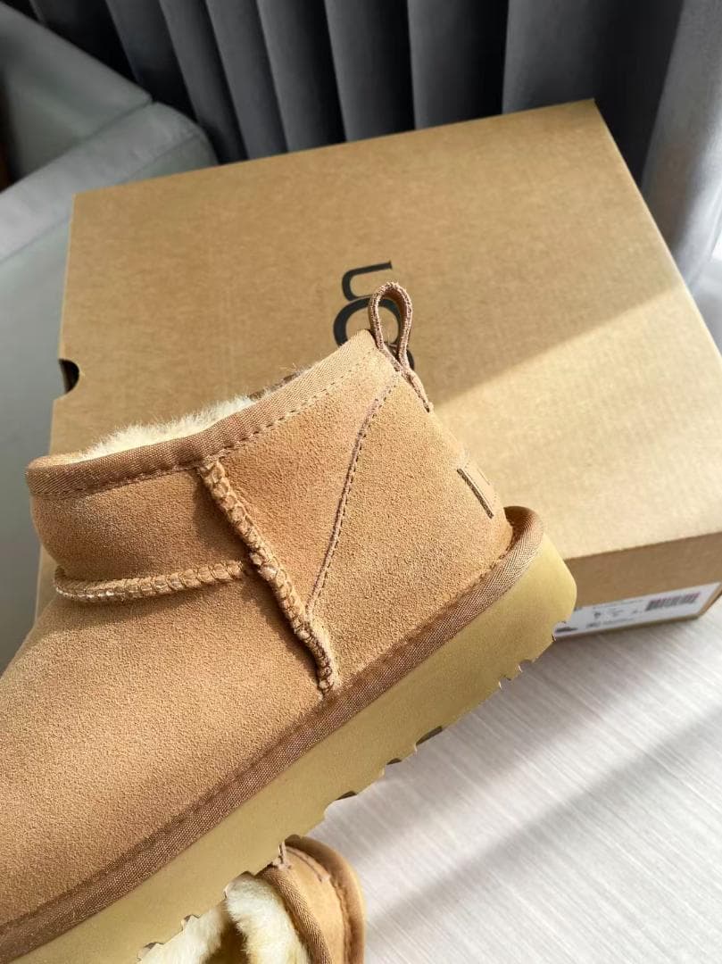 セール！UGG ベージュ ショートブーツ