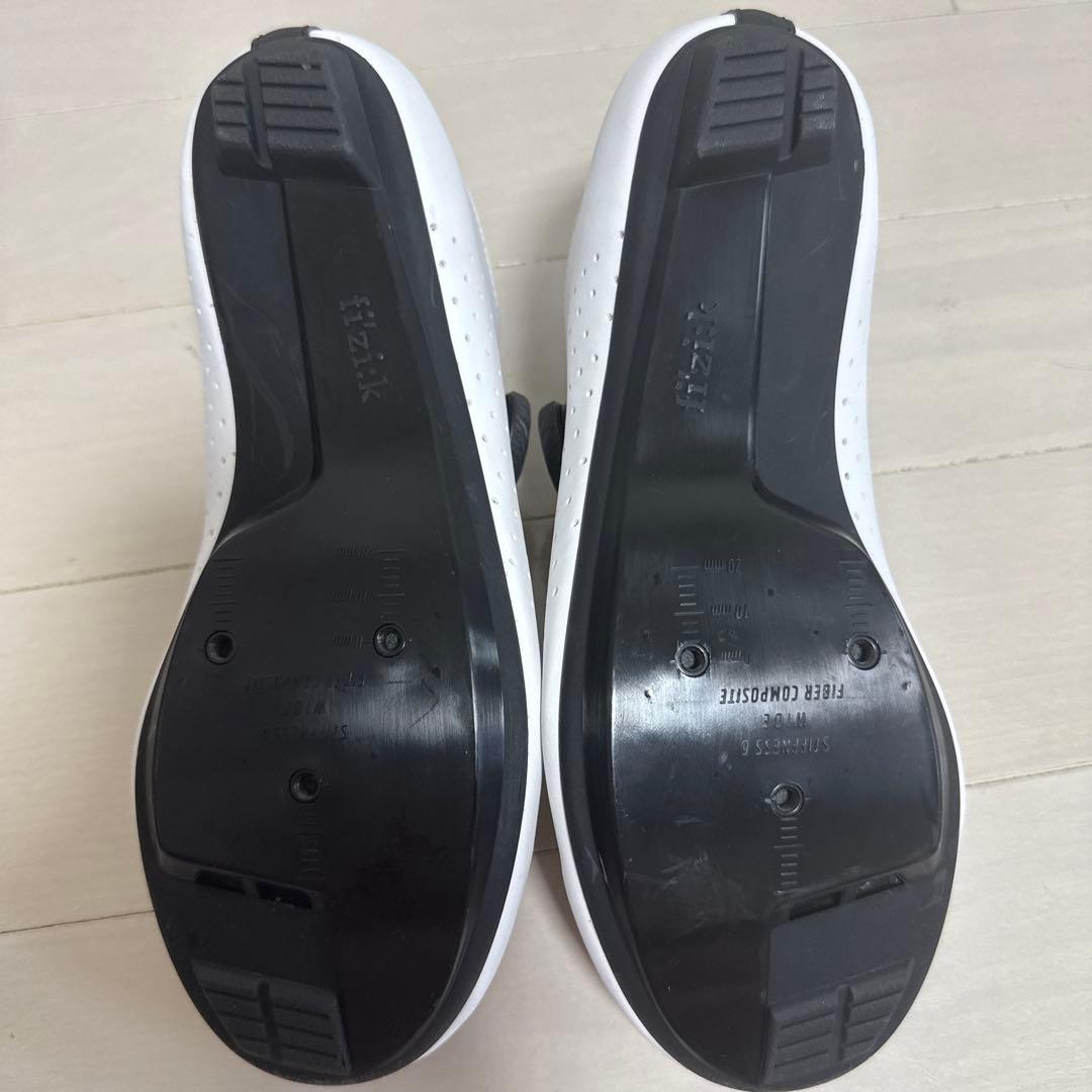 フィジークfizi:k VENTO OMN wide 40.5 白