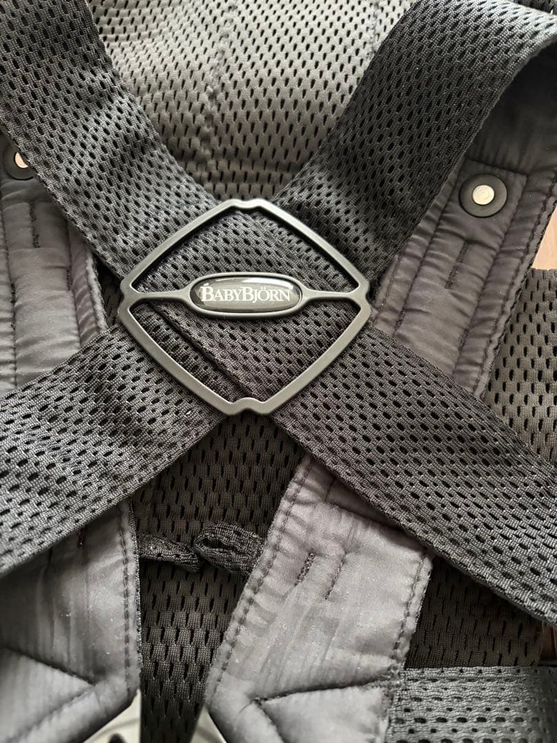 ✨新品✨ベビービョルン　ベビーキャリア　ミニ　メッシュ　抱っこ紐　ブラック
