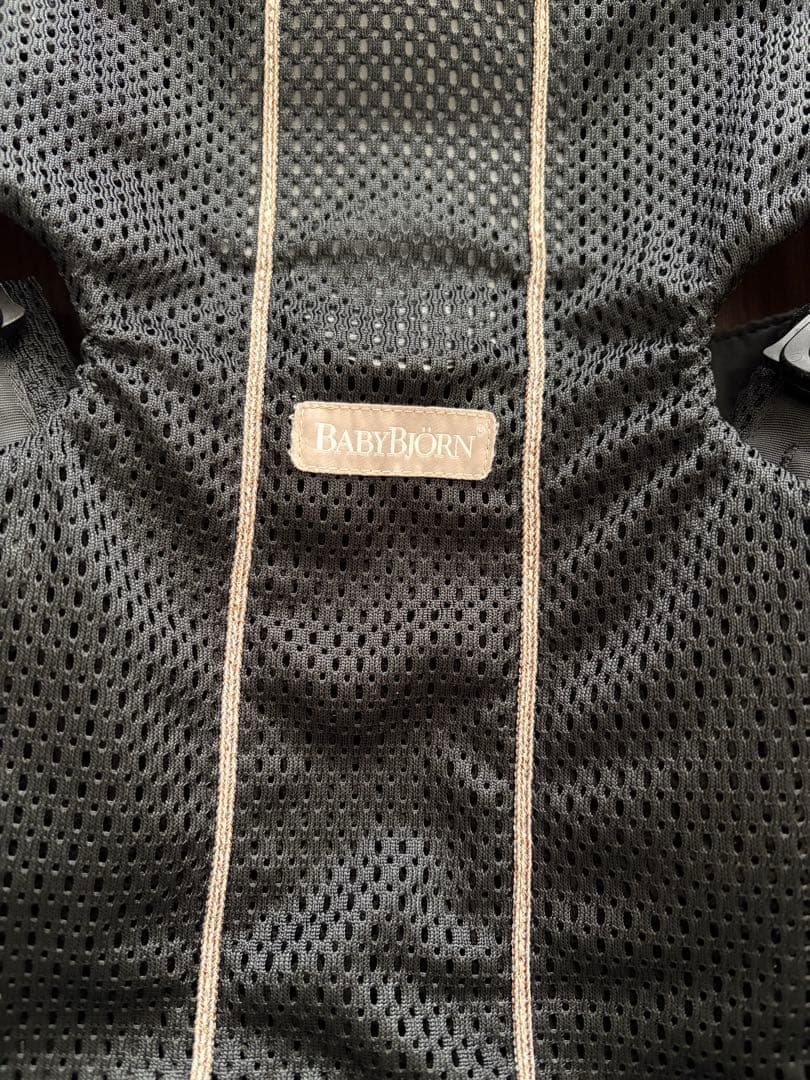 ✨新品✨ベビービョルン　ベビーキャリア　ミニ　メッシュ　抱っこ紐　ブラック