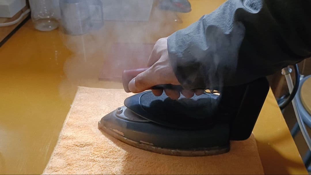 直本工業 ナオモトアイロン（タンク吊り下げ型）HYS-520【中古】分解清掃済