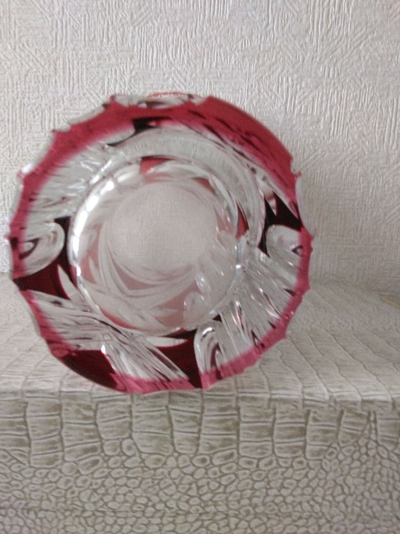 ★未使用★KAGAMI CRYSTAL 江戸切子 花瓶 赤色 花模様