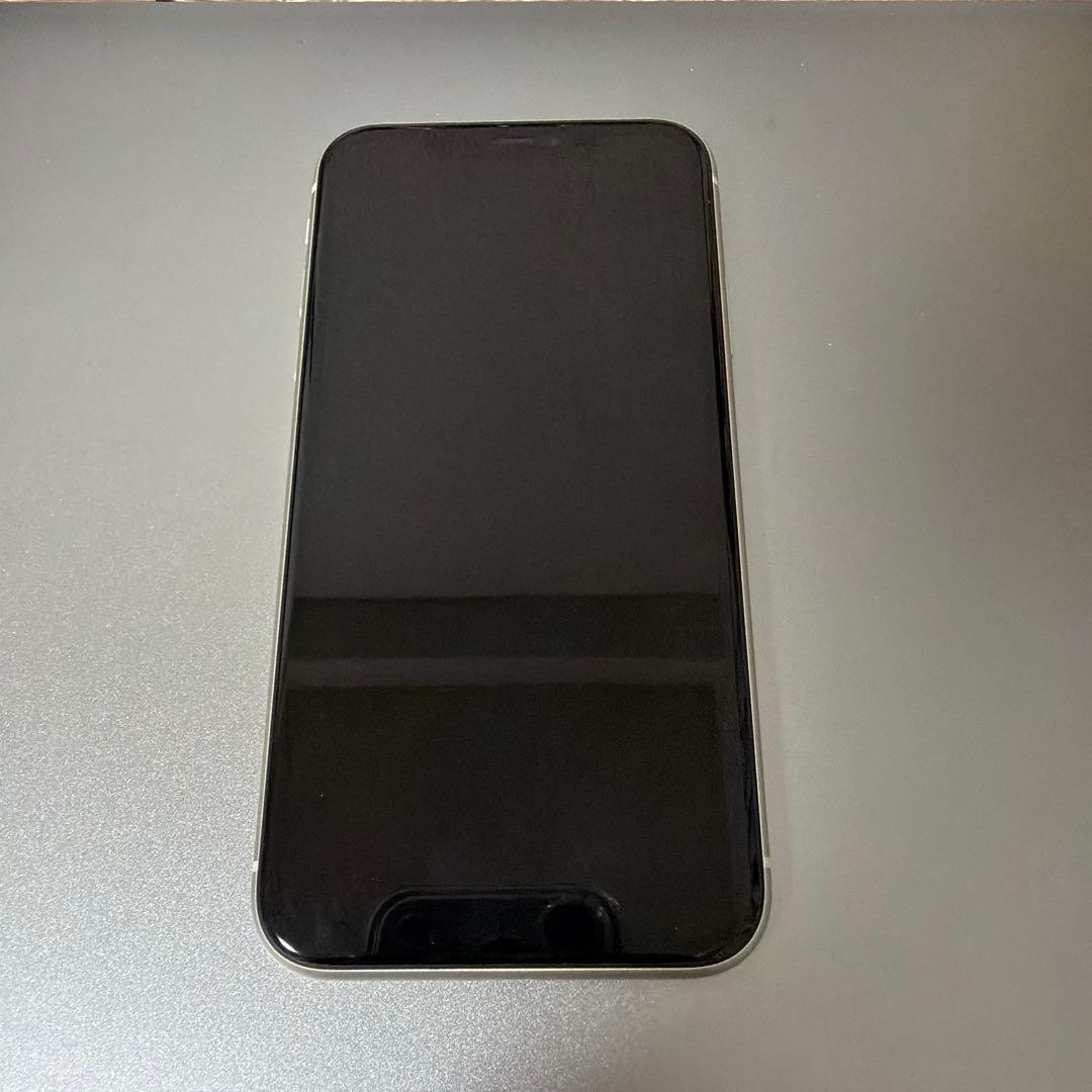 21年製 iPhone 11 128GB ホワイト修理歴なしバッテリー交換なし