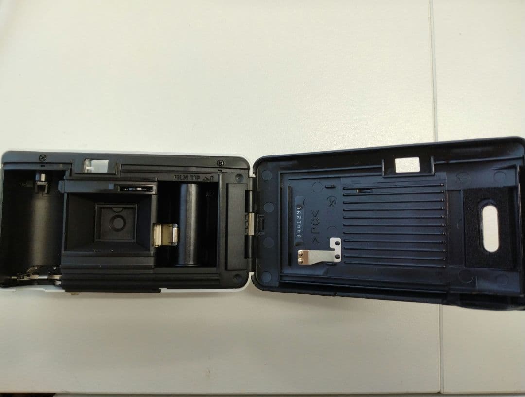 ピングー　フィルムカメラ　konica